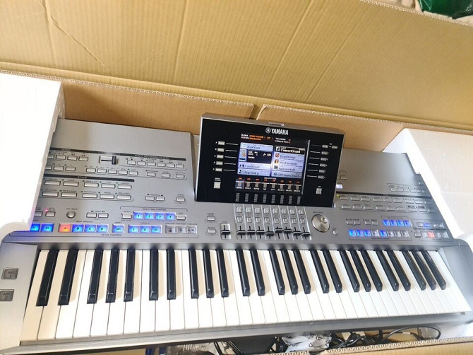Yamaha Tyros5-61 Arranger Workstation Keyboard Schwerin - photo 1