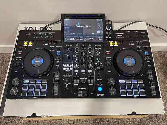 Pioneer DJ OPUS-QUAD, Pioneer DJ XDJ-RX3, Pioneer XDJ-XZ , Pioneer DJ DDJ-FLX10, Pioneer CDJ-3000 Берлін